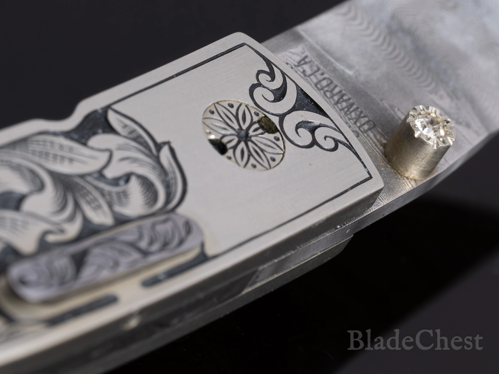 Jim Martin auto macro &mdash; diamond thumb stud and engraving