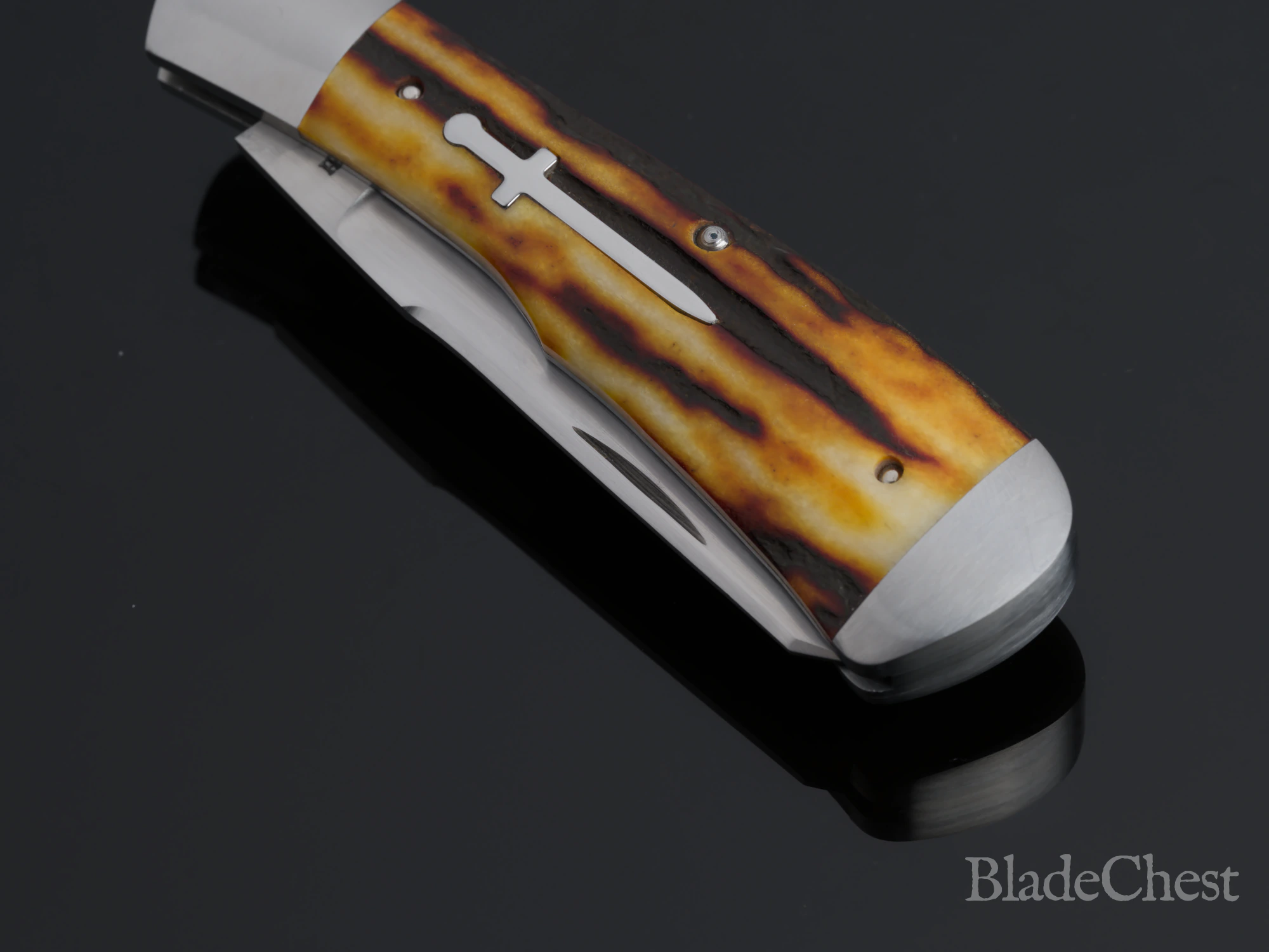 Ben Kabisch Gunstock Stag &mdash; closed, higher 3/4 view showing nail nick