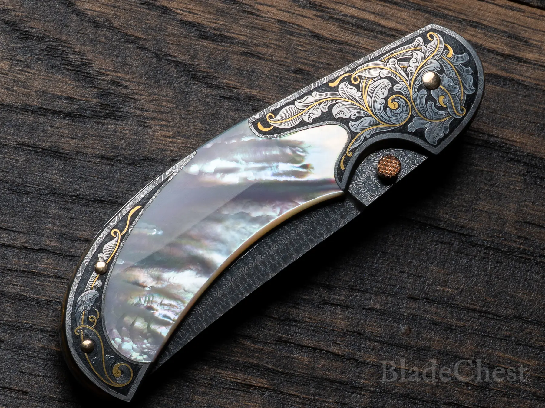 Closed — show side, full knife
