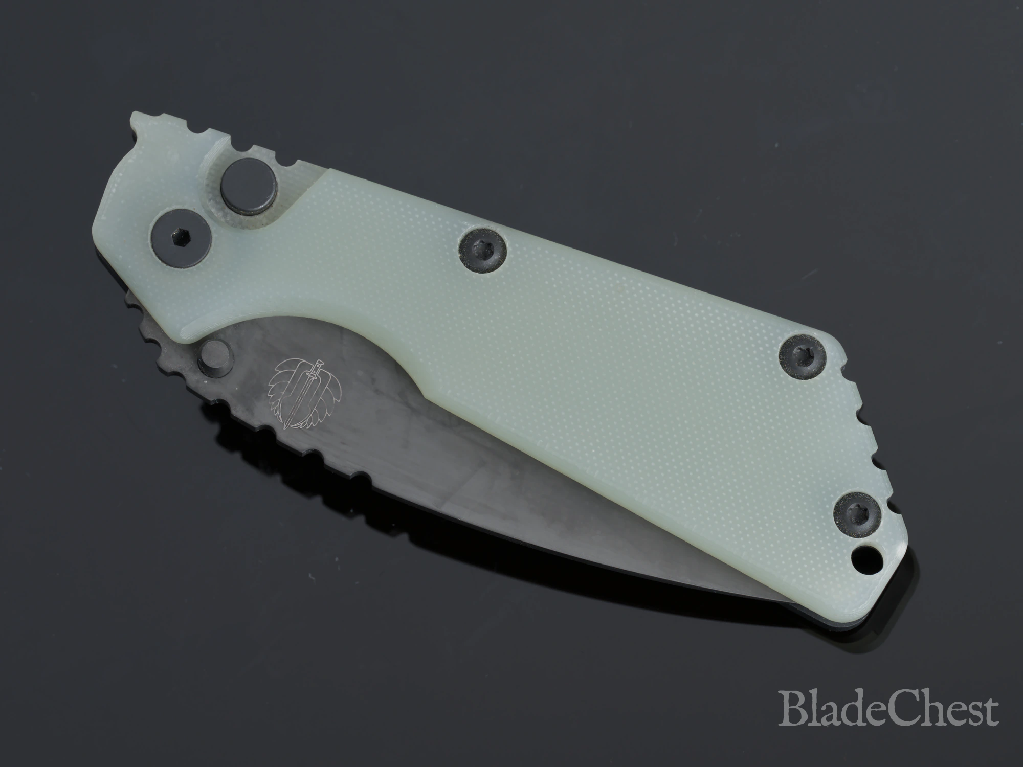 Pro-Tech / Strider SnG Automatic &mdash; closed, topside detail
